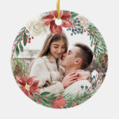 Krans Onze Eerste Kerstmis Als Getrouwd Foto Keramisch Ornament (Achterkant)