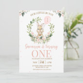 Krans Roze Bloemen Konijn Bunny 1e Verjaardag Kaart (Staand voorkant)