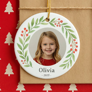 Krans van hulst met foto van kind Kerstmis 2025  Keramisch Ornament