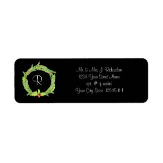 Krans van hulst met monogram retouradres etiket