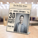 krant Custom 30th Birthday Welkom Reclamebord Met Voetstuk<br><div class="desc">krant Custom 30th Birthday Welkomstbord. Een cool en humoristisch verjaardagswelkom bord dat lijkt op een  krant! Het is aanpasbaar en kan worden gebruikt voor elk verjaardagsfeestje van de leeftijd! Hulp nodig bij deze ontwerp sjabloon? Neem contact op met het ontwerp door op de 'Bericht' knop hieronder te klikken.</div>