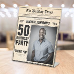 krant Custom 50th Birthday Welkom Reclamebord Met Voetstuk<br><div class="desc">krant Custom 50th Birthday Welkomstbord. Een cool en humoristisch verjaardagswelkom bord dat lijkt op een  krant! Het is aanpasbaar en kan worden gebruikt voor elk verjaardagsfeestje van de leeftijd! Hulp nodig bij deze ontwerp sjabloon? Neem contact op met het ontwerp door op de 'Bericht' knop hieronder te klikken.</div>