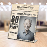 krant Custom 80th Birthday Welkom Reclamebord Met Voetstuk<br><div class="desc">krant Custom 80th Birthday Welkomstbord. Een cool en humoristisch verjaardagswelkom bord dat lijkt op een  krant! Het is aanpasbaar en kan worden gebruikt voor elk verjaardagsfeestje van de leeftijd! Hulp nodig bij deze ontwerp sjabloon? Neem contact op met het ontwerp door op de 'Bericht' knop hieronder te klikken.</div>