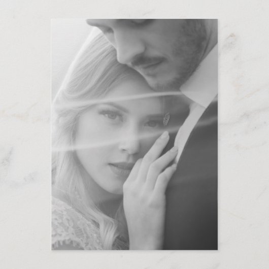 Krant Zwart Donker Mode Foto Bruiloft RSVP Informatiekaartje (Achterkant)