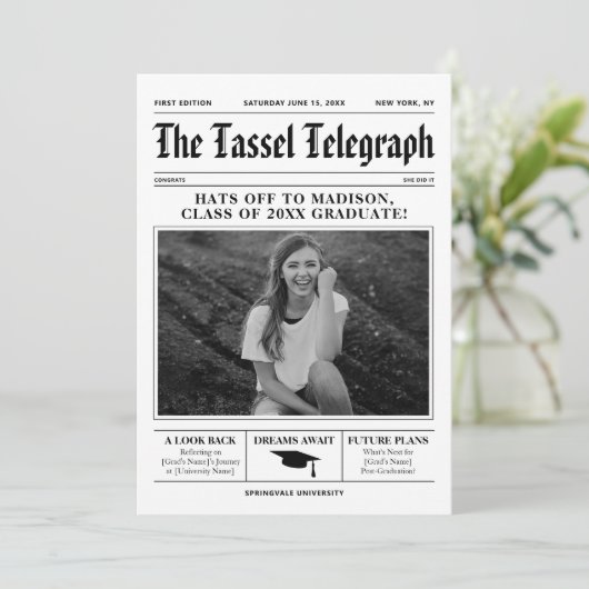 Kranten Afstuderen Kaart Uitnodiging Aankondiging (Staand voorkant)