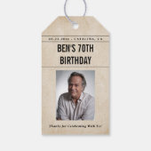 Kranten Geboortennieuws Grappig Humoristisch Manne Cadeaulabel (Achterkant)