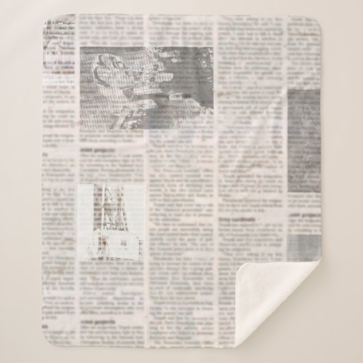 Kranten met oude onleesbare tekst.  grunge sherpa deken (Voorkant)