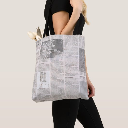 Kranten met oude onleesbare tekst.  grunge tote bag (Dichtbij)