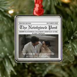Krantenartikel Merry and Married Holiday Accents F Metalen Ornament