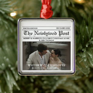 Krantenartikel Merry and Married Holiday Accents F Metalen Ornament