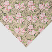  krantenpapier en roze rozen tissuepapier (Detail)