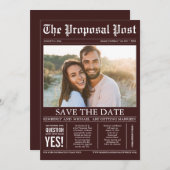 Krantenstijl Bourgogne Rood Save the Date Foto (Voorkant / Achterkant)