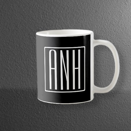 Kras Modern 3 Initiaal Monogram | Wit Op Zwart Mok