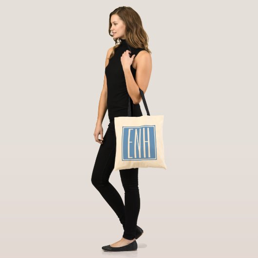 Krasmodern 3 initiële monogram | Zachte Blauwe Tote Bag (Voorkant (model))