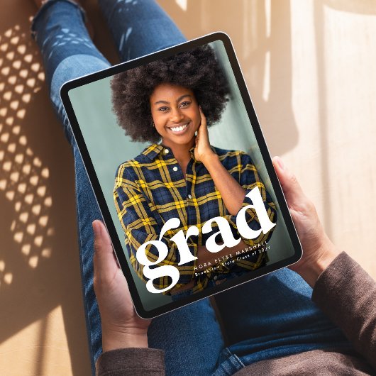 Krassende afgestudeerde eenvoudige verticale foto  aankondiging