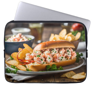 Kreeftenrol en aardappelchips laptop sleeve
