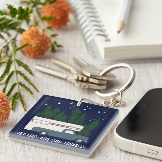 KRIJG VERLIES EN VIND UW RVing Truck Camping Sleutelhanger (Voorkant Rechts)