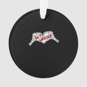 Krijg Wrecked Skeleton Hand Heart Classic Ornament