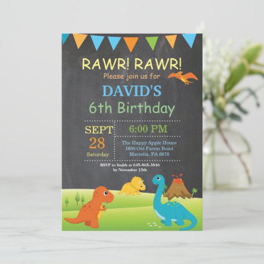 Krijtbord Dinosaurus Verjaardag Uitnodiging Dino P (Staand voorkant)