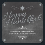 Krijtbord Faux Zilver Glitter Chanoeka Vierkante Sticker<br><div class="desc">Een krijtbord achtergrond shows van de woorden "Happy Chanoeka" die wordt weergegeven in een zilveren faux glitter effect. Een zilveren glitterster van David doorprikt de top van het ontwerp. Dreidels worden toegevoegd als accenten samen met bochtige ornamenten om uw speciale boodschap te lijsten. Perfecte manier om uw Chanoeka-viering een die...</div>