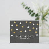 Krijtbord Goud & Wit Confetti Save the Date Aankondigingskaart (Staand voorkant)