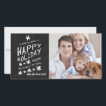 KRIJTBORD HAPPY HOLIDAY FOTOKAART FEESTDAGENKAART<br><div class="desc">KRIJTBORD HAPPY HOLIDAY FOTOKAART. Leuk krijt lettertype gebruikt op een zwarte krijtbord effect achtergrond. Ik wens u een fijne vakantie van onze familie aan de uwe. Personaliseer met jouw naam en familiefoto. Elke Clarke© voor Monogram Gallery. Voor een ander gezegde kunt u contact opnemen met de winkel</div>