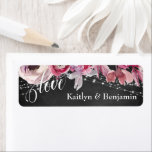 Krijtbord, Lichten, Roze Waterverf Bloemen Liefde Etiket<br><div class="desc">Dit verfijnde maar rustieke bedankdesign is ideaal voor een casual bruiloft. Met een subtiel gekraste krijtbordachtergrond, een reeks twinkelende witte lichtaccenten en roze waterverven, heb ik een elegant lettertype uit mijn collectie gecombineerd om een afbeelding weer te geven met de woorden "liefde". Uw persoonlijke gegevens worden eenvoudig toegevoegd om deze...</div>
