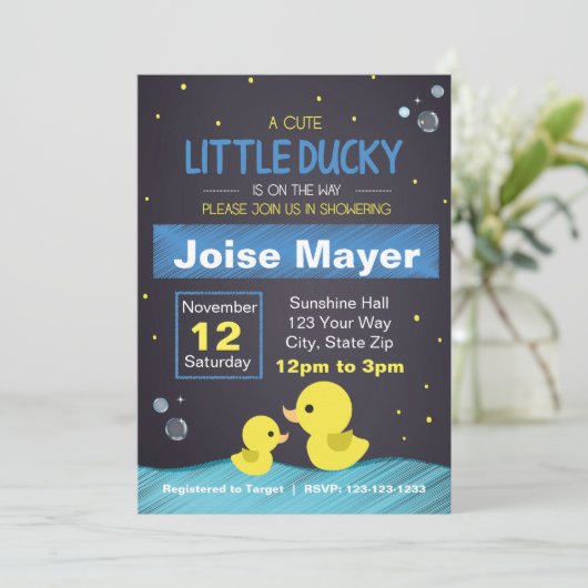 Krijtbord Rubber Ducky Uitnodiging (Boy) (Staand voorkant)