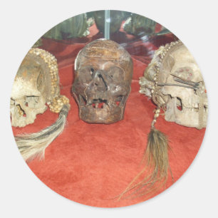 Krimpende Hoofden Voodoo Tentoonstelling Ronde Sticker