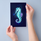 Kristal Ijs Zeepaardje op Blauwe Achtergrond Flyer (Hand)