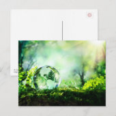 Kristal wereldbol in een groen bos briefkaart (Voorkant / Achterkant)