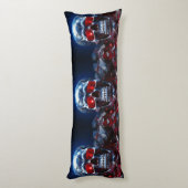 Kristallen schedel met robijnrode ogen Lichaamskus Lichaamskussen (Achterkant (Verticaal))