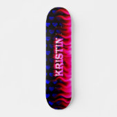 Kristin skateboard roze vuur en vlammenontwerp. (Voorkant)