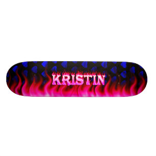 Kristin skateboard roze vuur en vlammenontwerp.