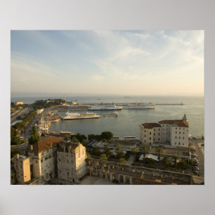 Kroatië, Dalmatië, Split. Uitzicht op Riva Poster