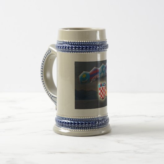 Kroatische Beer Stein Bierpul (Voorkant links)