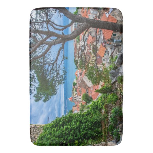 Kroatische stad Omis. Badmat (Voorkant Verticaal)