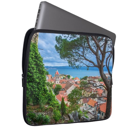 Kroatische stad Omis Laptop Sleeve (Voorkant Rechts)