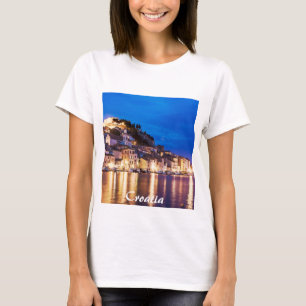 Kroatische stad Sibenik in de nacht T-Shirt