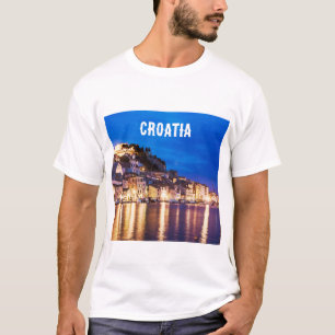 Kroatische stad Sibenik in de nacht T-Shirt