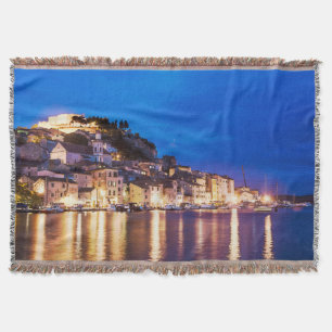 Kroatische stad Sibenik 's nachts. Deken
