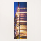 Kroatische stad Sibenik 's nachts. Yogamat (Achterkant)