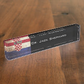 Kroatische vlag op oude houten graan naambordje (Zijkant)