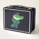 Krokodil als politieagent met uniform (Achterkant)