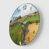 Krokodil die een Golfbal vangt, een wandklok (Hoek)