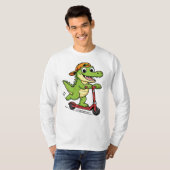 Krokodil speelt op scooter t-shirt (Voorkant volledig)
