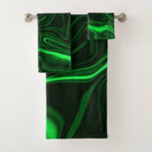 Krommen en vouwen groen gekleurd op donkere achter bad handdoek (Insitu)