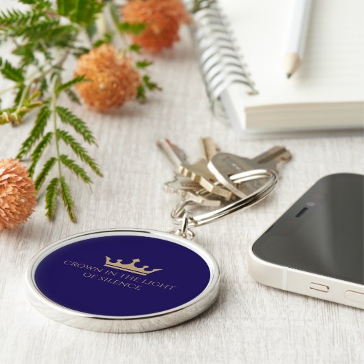 Kroon in het licht van de stilte sleutelhanger (Zijkant)