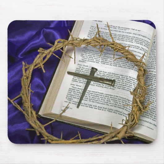 Kroon met oude nagels op bijbel muismat (Voorkant)