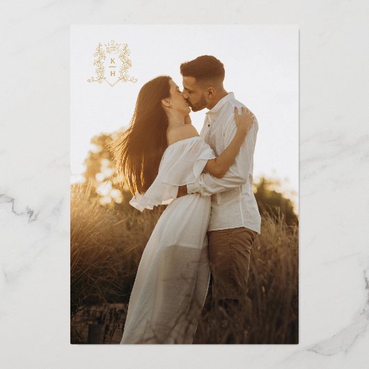 Kroon monogram gouden bruiloft de avond ervoor folie uitnodiging (Achterkant)